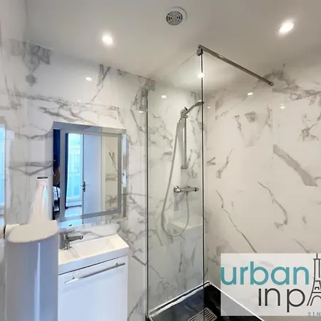 Apartment Urban Flat 128 - Beautiful 4 Bdr Flat Champs-elysees Paris